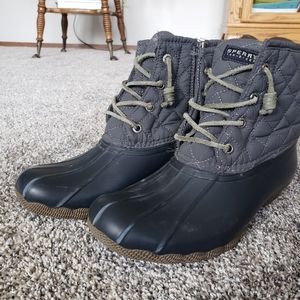 Size 6 Sperry boots